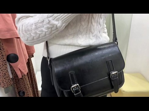 ❤️ Masturbazione publica di a ghjovana cagna FeralBerry cù un dildo in a sala di prove ❤❌ Porno vk à co.high-pass.ru